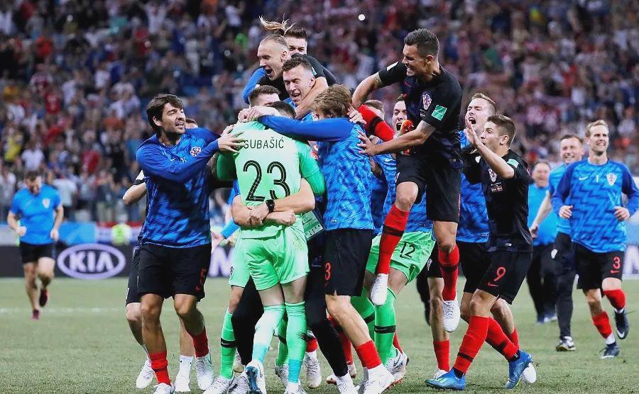 米兰电竞登录-包含克罗地亚队门将在国家队比赛中神勇扑救，赢得掌声的词条